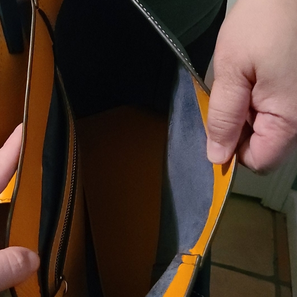 Dooney & Bourke purse - Picture 4 of 16